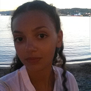Kenza - Prof de SVT - Paris
