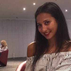 Feriel - Prof de SVT - Paris