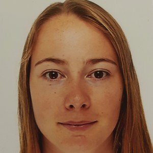 Julie - Prof de maths - Drancy