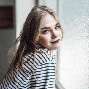 Manon - Prof de culture générale - Paris