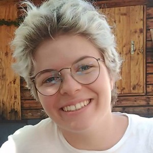 Marie - Prof d'histoire - Bron