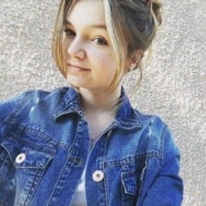 Julie - Sortie d'école & baby-sitting - Toulon
