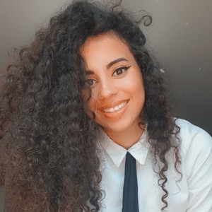 Amira - Prof de maths - Sérignan