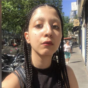 Anousha - Prof d'arts plastiques - Paris 11e