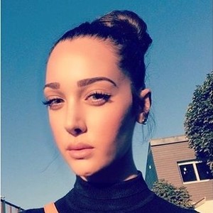 Liana - Prof de maths - Antony
