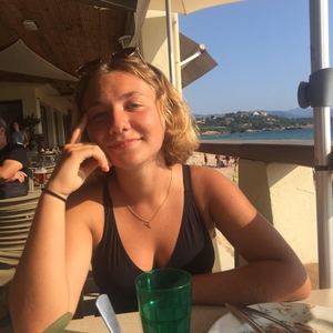 Judith - Prof de physique - chimie - Paris