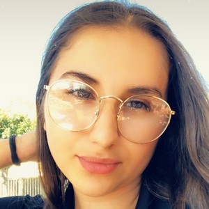 Lylia - Prof de biologie cellulaire - Juvisy-sur-Orge