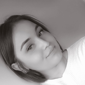Anna - Prof de marketing - Toulon