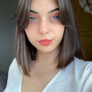 Emilie - Prof de management - Metz