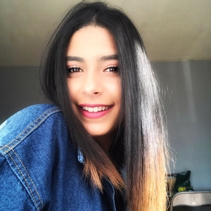 Yasmine - Prof d'anglais - Roanne