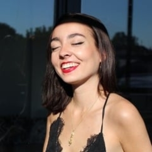 Yasmine - Prof d'anglais - Cenon