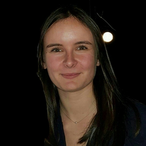 Romane - Prof d'économie - Cholet