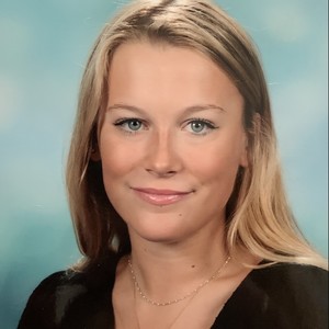 Léa - Prof de SVT - Paris