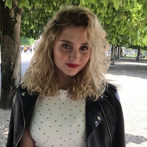 Clara - Prof de maths - Cesson