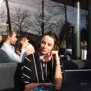 Jeanne - Prof de philosophie - Paris