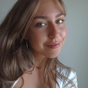 Angèle - Prof de maths - Montreuil-Juigné