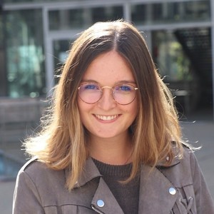 Flora - Prof de SES - Levallois-Perret