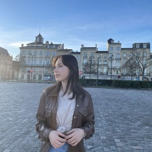 Alexa - Prof de maths - Le Pellerin