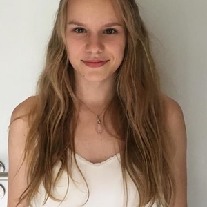 Julie - Prof d'anglais - Valenciennes