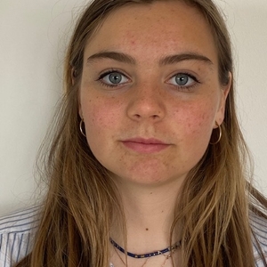 Claire - Prof d'économie - Paris