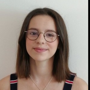 Lola - Prof de maths - L'Arbresle
