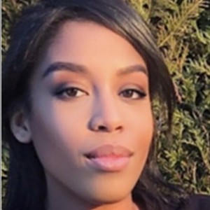 Nisrine - Prof de marketing - Lure