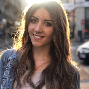 Louise - Prof de maths - Le Houlme