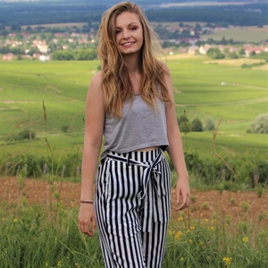 Camille - Prof d'aide aux devoirs - Bron