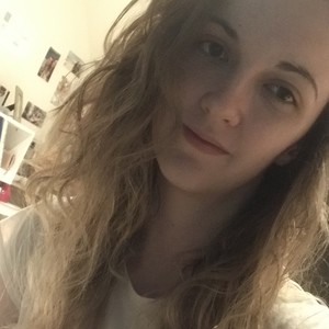 Coralie - Prof d'aide aux devoirs - Saint-Benoît