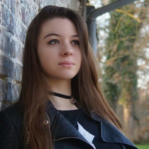 Julie - Prof de chant - Gargenville