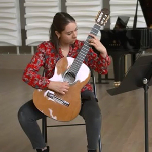 Charlotte - Prof de guitare classique - Paris