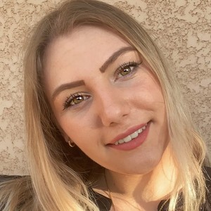 Emma - Prof de français - Bourg-Argental