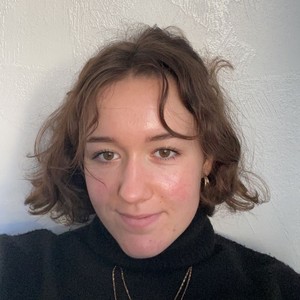 Romane - Prof de français - Caen