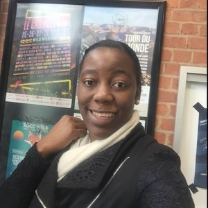 Claudia - Prof de chimie - Paris