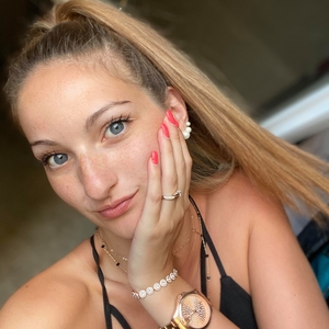 Aline - Prof de maths - Gonneville-en-Auge