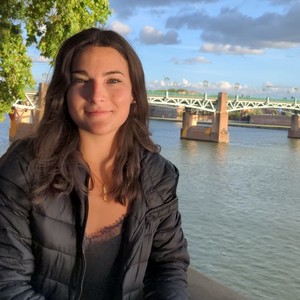 Maeva - Prof de maths - Bordeaux
