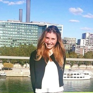 Amélie - Prof de maths - Paris