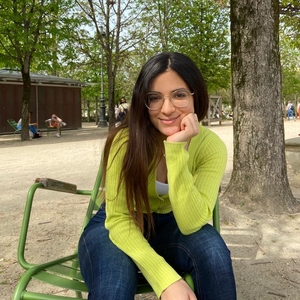 Sara - Prof de maths - Montreuil