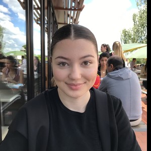 Charlotte - Prof d'aide aux devoirs - Ris-Orangis