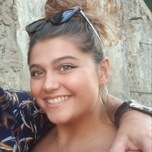 Lou-Ann - Prof de biologie - La Ville-du-Bois