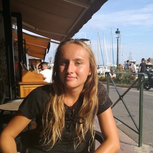 Caroline - Prof de physique - chimie - Buc