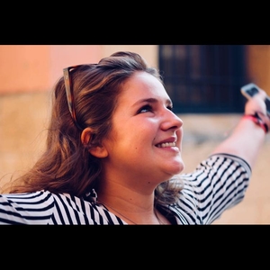 Léna - Prof d'aide aux devoirs - Poitiers