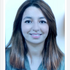 Yasmine - Prof d'initiation informatique - Paris