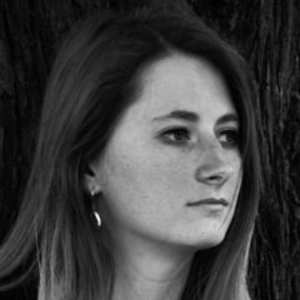 Eva - Prof de droit - Lyon