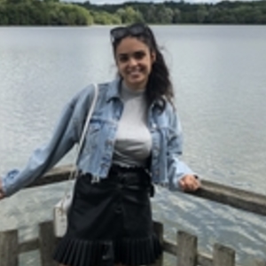 Laura - Prof de conjugaison - Paris