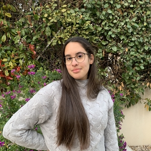 Inès - Prof de maths - Marseille