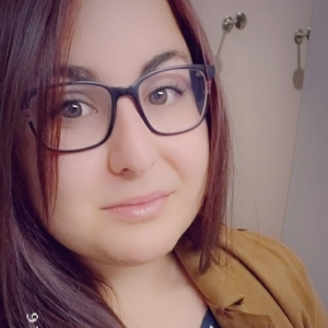 Laura - Prof d'histoire - géo - Latour-Bas-Elne