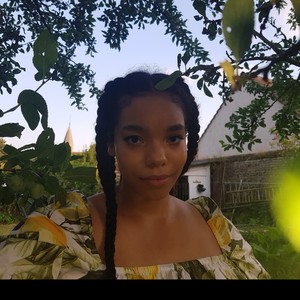 Emmanuelle - Prof d'histoire - géo - Paris