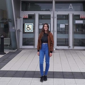 Anais - Prof de maths - Gex