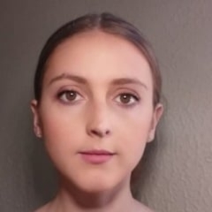 Laura - Prof de français - Coubron